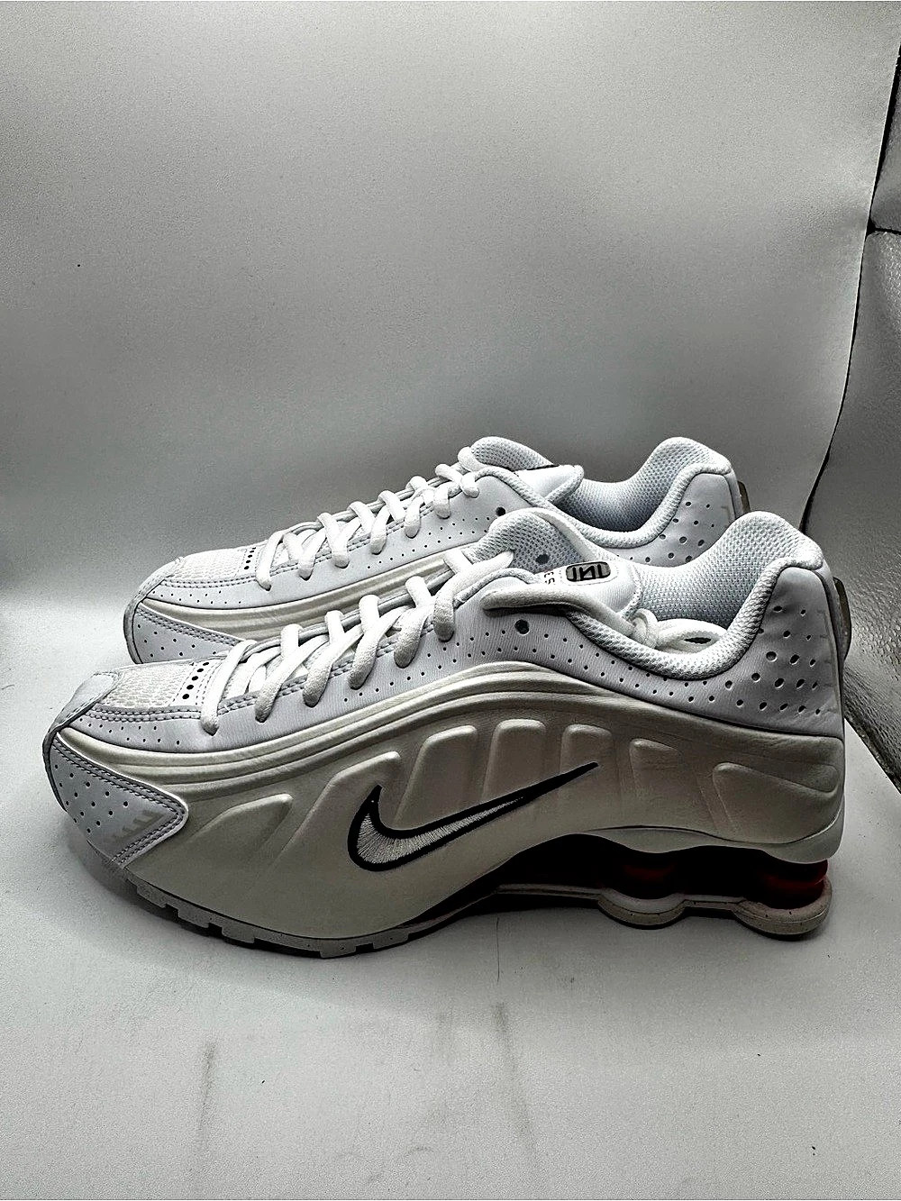 Nike Shox R4 "Gym Red / Metallic Silver" Sneakers White & Red US 5Y